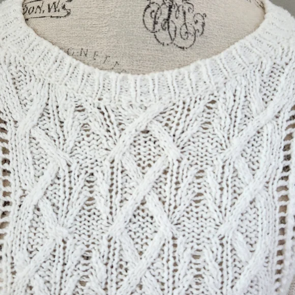 KAISELY women's white distressed hem sweater in S - Picture 6 of 7